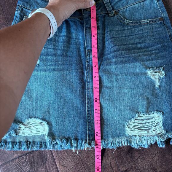 Rewash Vintage Reunion Women's Size 3 Denim Jean Mini Skirt Distressed Raw Hem - Picture 6 of 7